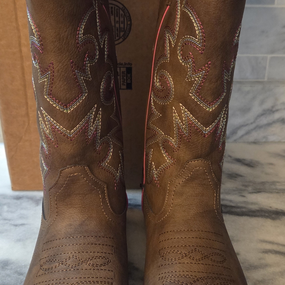 Brown Women's Western Riding Boots with Pink Stitching